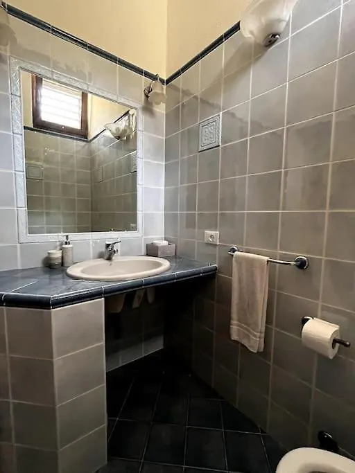 Portopollo Sea View Apartment Zero Budget 帕劳 度假居